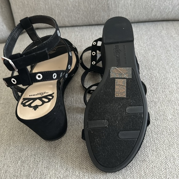 Sandals - Picture 4 of 6